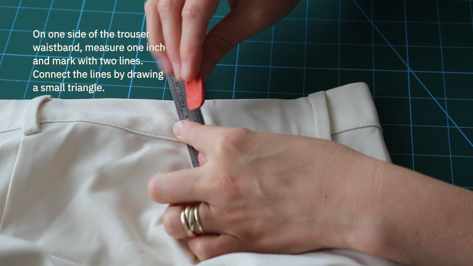 how to tighten trousers4.jpg