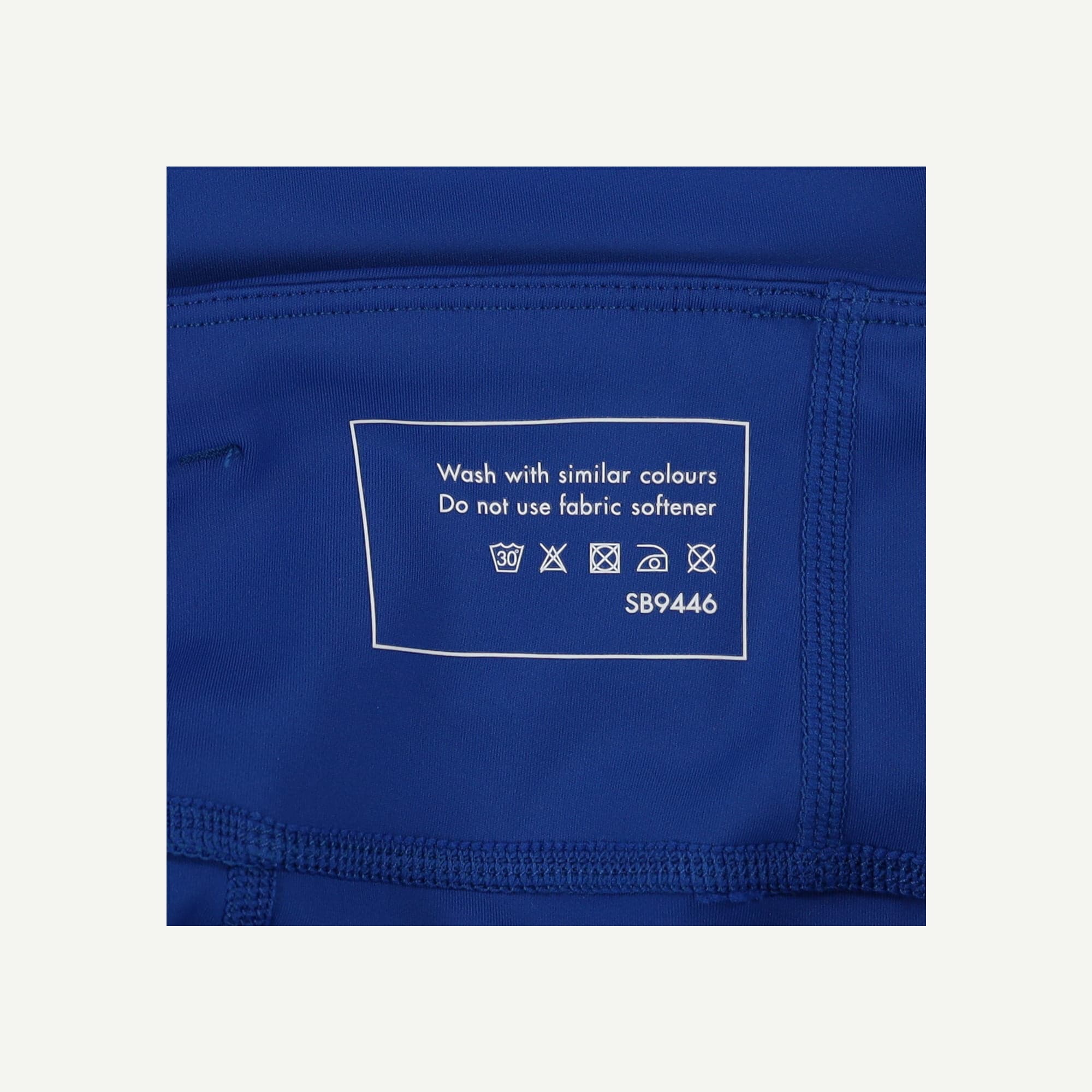 R-2W8O03OPQ8-R05.jpg