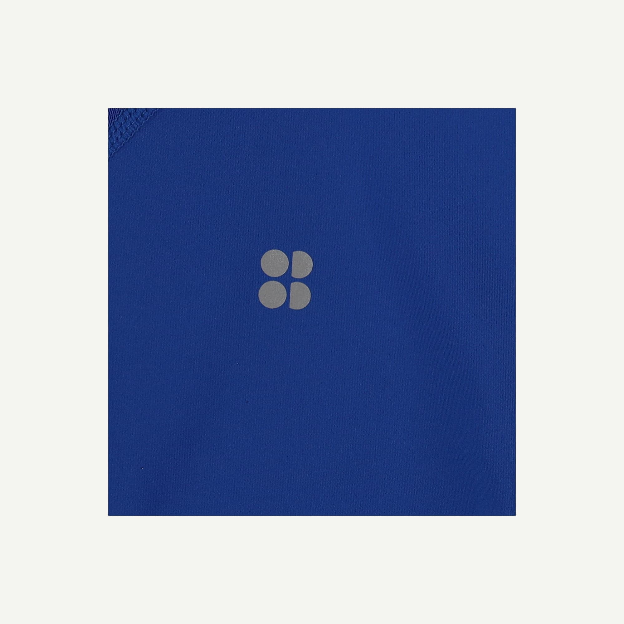 R-2W8O03OPQ8-R06.jpg