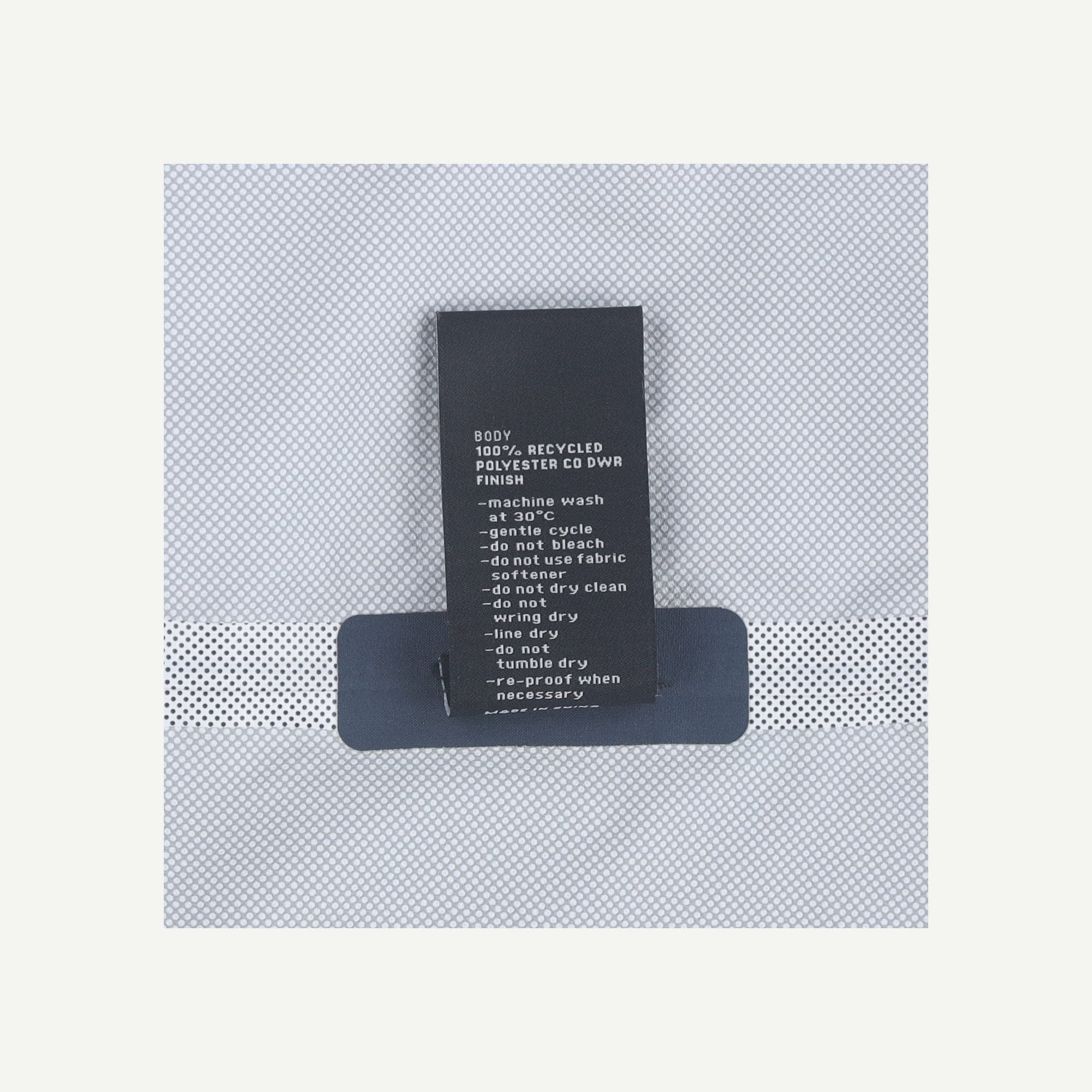 R-4018Z5YLLM-R04.jpg