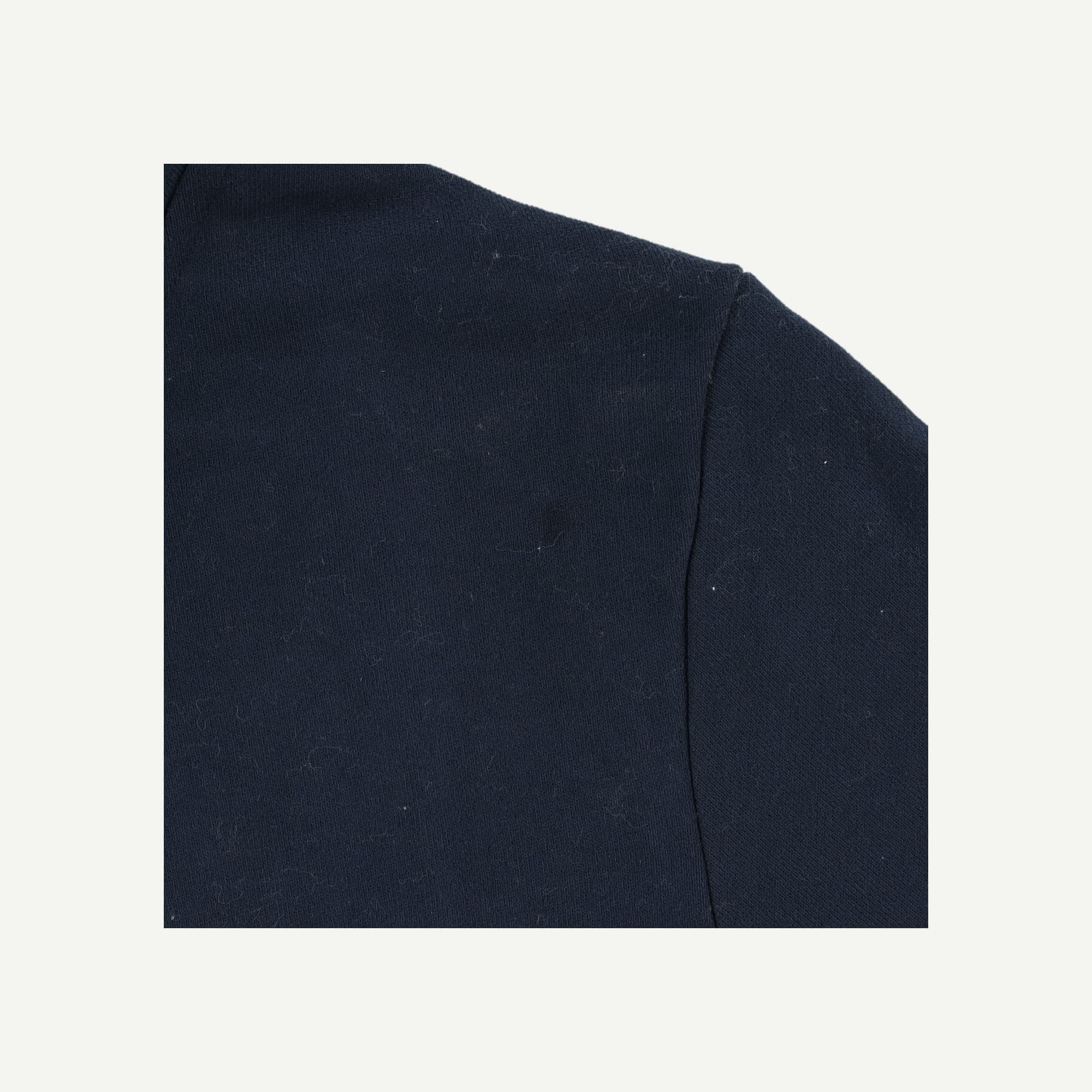 R-4XKYWKM536-R05.jpg