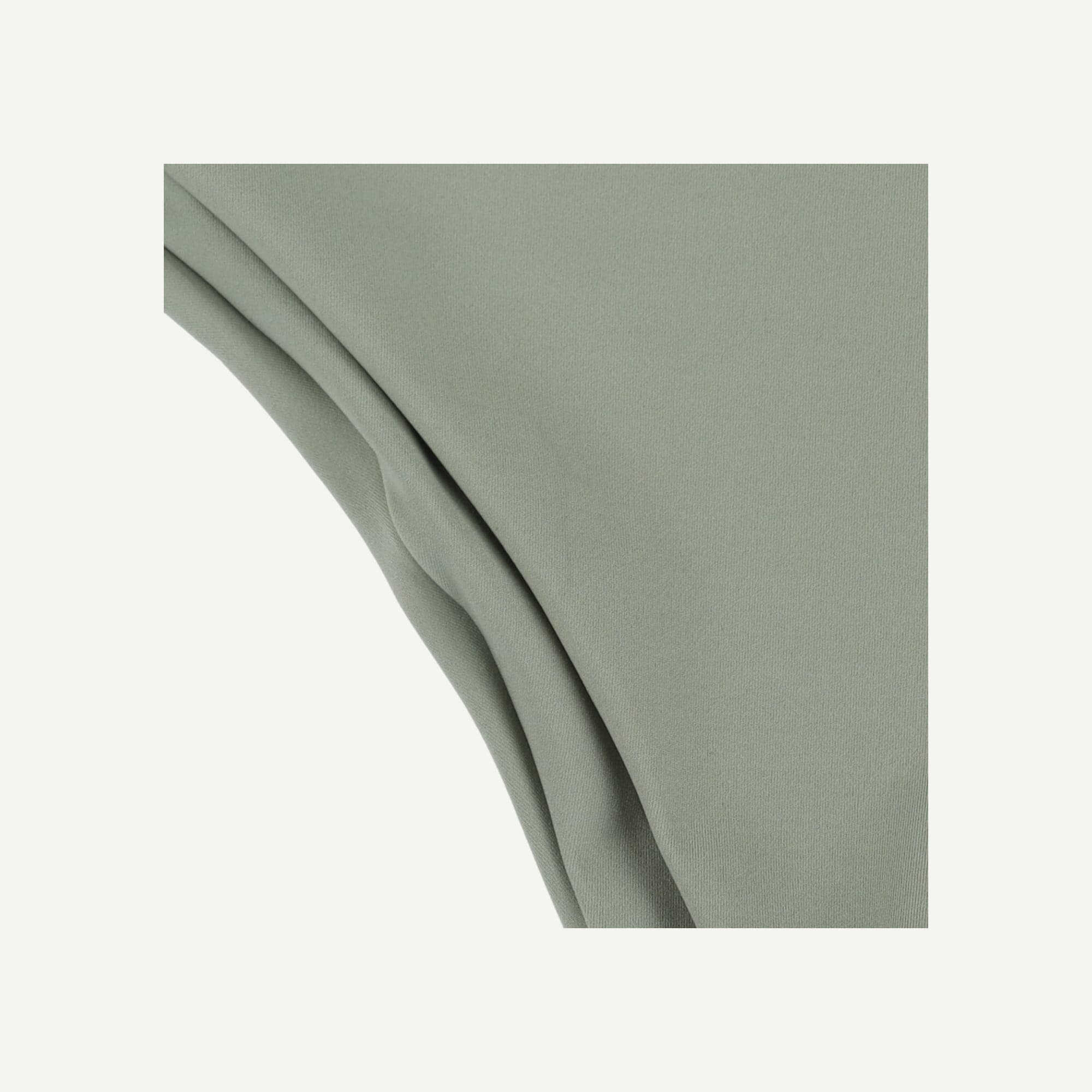 R-8XYR69RQJX-R04.jpg
